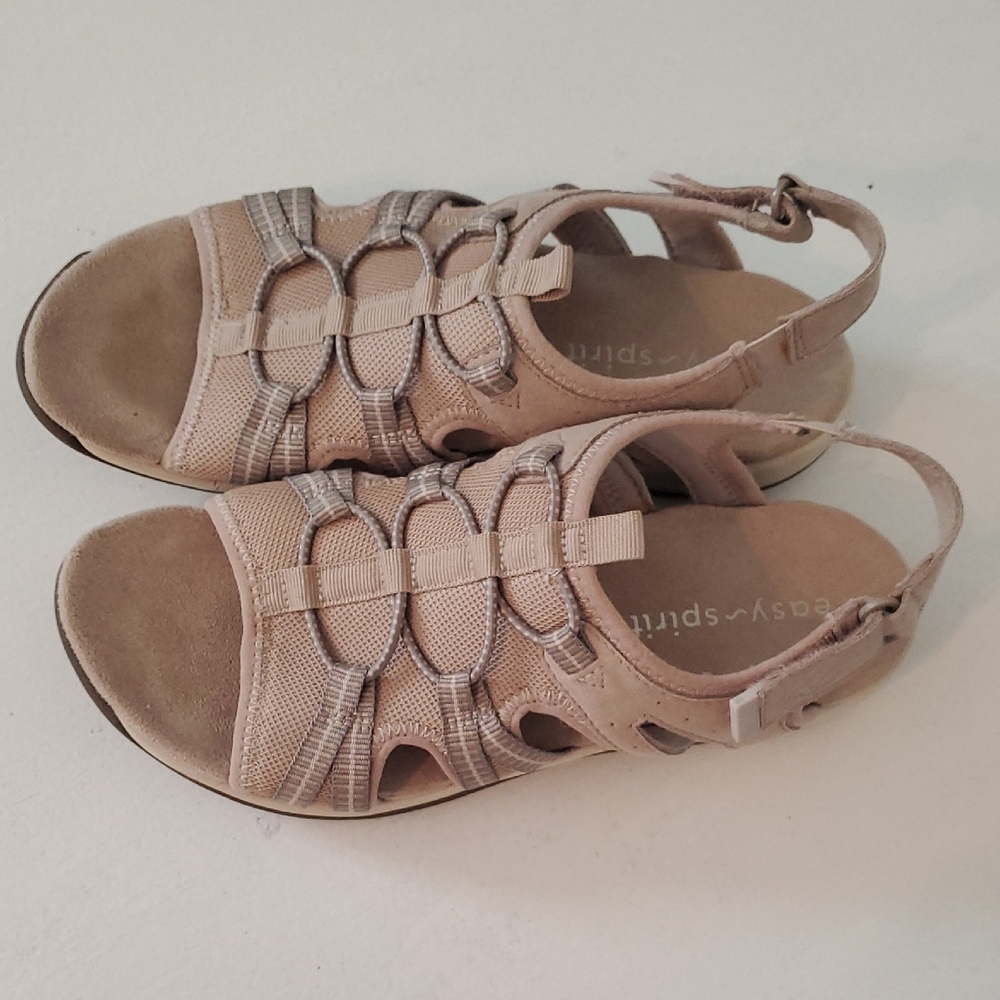 Easy Spirit Women's Tan Sandals